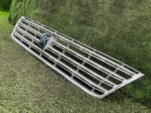 Решетка радиатора передняя Toyota Regius RCH47 1999 3RZFE