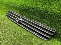 Решетка радиатора передняя Toyota Regius KCH46 1999 1KZTE