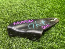 Петля буксировочная правая задняя Toyota Kluger MCU20 2002 1MZFE