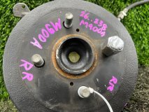 Ступица 88 т. км правая задняя Toyota Tank M900A 2016 1KR-VET