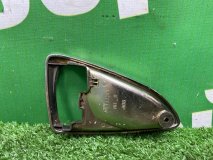 Накладка внутренней ручки двери правая передняя Mitsubishi Diamante