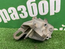 Кронштейн двигателя правый Ford Focus 2008 SHDA Кронштейн двигателя правый Ford Focus 2008 SHDA