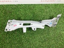 Кронштейн крыла правый передний Audi A4 B9 2016 CVKB