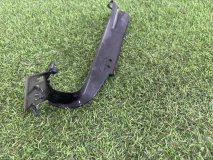 Кронштейн крыла правый передний Audi S4 B8 2012 CGWC