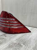 Фонарь правый задний Mercedes Benz S350 W220 2004 M112.972