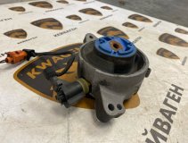 Подушка двигателя левая Audi A8 D4 2011