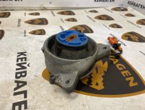 Подушка двигателя левая Audi A8 D4 2011