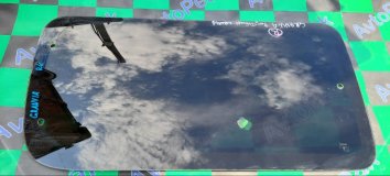 Стекло двери левое заднее TOYOTA GRANVIA KCH16