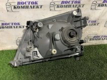 Фара правая Toyota Grand Hiace VCH16W 1999.12 5VZ-FE