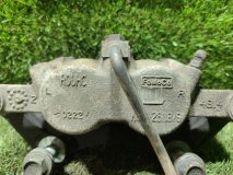 Суппорт правый передний FORD TAURUS PH 2011 DURATEC35