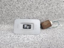 Кнопка люка Toyota Hiace Regius RCH47 1998 3RZFE