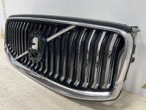 Решетка радиатора Volvo XC60 2 UZ до Рестайлинг 2017-2021