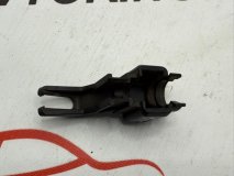 Фиксатор топливной трубки TOYOTA VITZ NCP15 2004 2NZ-FE