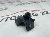 Крепление бампера правое заднее TOYOTA FUNCARGO NCP21 2003 1NZ-FE