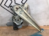 Стеклоподъемник правый задний Lexus CT200H 1