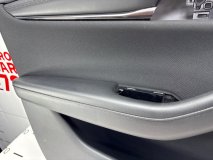 Обшивка двери левая передняя Mazda 3 BP 2022 PE