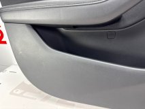 Обшивка двери левая передняя Mazda 3 BP 2022 PE