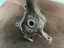 Поворотный кулак правый передний Chrysler Sebring седан 2004