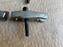 Скоба крепления форсунки топливной JAC T6 2020 HFC4DB2-1D1