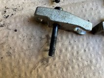 Скоба крепления форсунки топливной JAC T6 2020 HFC4DB2-1D1