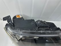 Фара правая Suzuki ESCUDO TDA4W 2013 J24B Фара правая Suzuki ESCUDO TDA4W 2013 J24B