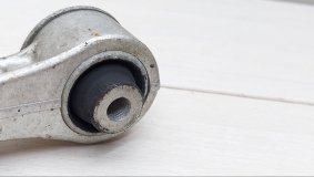 Рычаг подвески верхний передний BMW 5 series F10 2011 N47D20C