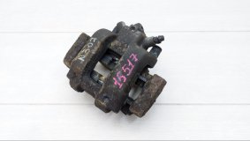 Суппорт тормозной правый передний BMW 3 - Series F30 2015 N47