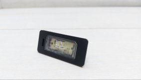 Плафон подсветки номера BMW 3 - Series F30 2015 N47 Плафон подсветки номера BMW 3 - Series F30 2015 N47