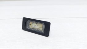 Плафон подсветки номера BMW 5 - Series F10 2015 N55 B30 A Плафон подсветки номера BMW 5 - Series F10 2015 N55 B30 A