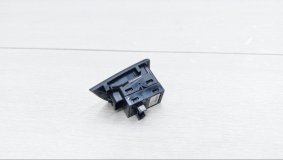 Кнопка стеклоподъемника BMW 5 - Series F10 2015 N55 B30 A Кнопка стеклоподъемника BMW 5 - Series F10 2015 N55 B30 A
