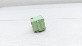 Реле BMW 5 series F10 2011 N47D20C Реле BMW 5 series F10 2011 N47D20C