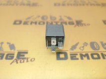 Реле 373 Volkswagen Passat B5 3B6 2001 AZM Реле 373 Volkswagen Passat B5 3B6 2001 AZM