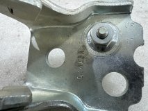 Петля двери правая передняя Ford Edge 1 2006-2014