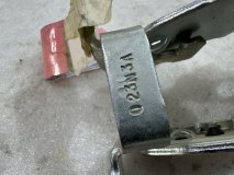 Петля двери правая передняя Ford Edge 1 2006-2014