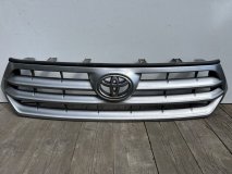 Решетка радиатора Toyota Highlander 2