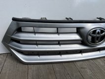 Решетка радиатора Toyota Highlander 2