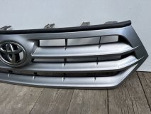 Решетка радиатора Toyota Highlander 2