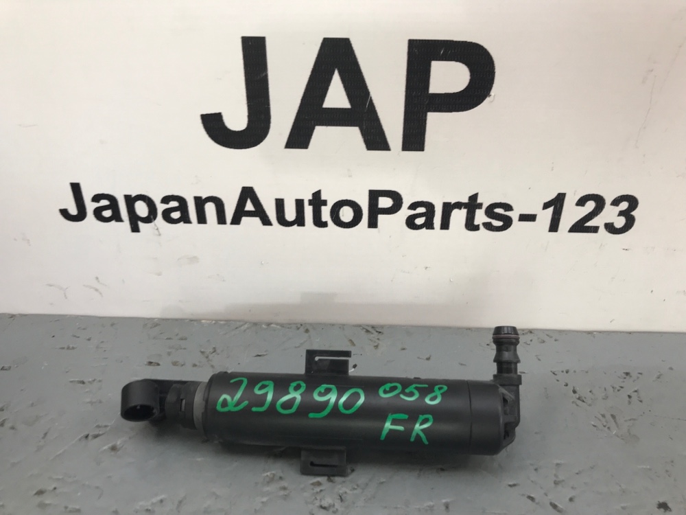 Форсунка омывателя Audi A1 2011 прав. (б/у)