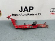 Кронштейн крыла левый передний Audi A4 2010