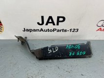 Кронштейн крыла правый передний Audi A4 2010 Кронштейн крыла правый передний Audi A4 2010