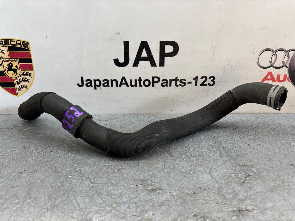 Патрубок радиатора Audi A1 2011 (б/у)