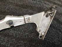 Кронштейн крыла левый передний Audi A4 2009 Кронштейн крыла левый передний Audi A4 2009