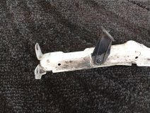 Кронштейн крыла левый передний Audi A4 2009 Кронштейн крыла левый передний Audi A4 2009