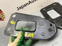 Кронштейн усилителя бампера Audi A5 8T 2009 Кронштейн усилителя бампера Audi A5 8T 2009