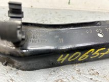 Кронштейн крыла левый передний Audi A4 2013 Кронштейн крыла левый передний Audi A4 2013