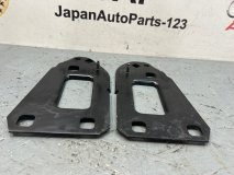 Кронштейн усилителя бампера Audi A4 2009 Кронштейн усилителя бампера Audi A4 2009