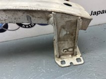 Усилитель бампера передний Audi Q3 2012