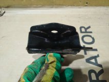 Кронштейн амортизатора левый задний TOYOTA HIGHLANDER GSU55 2014 2GR-FE 3.5