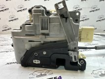 Замок боковой двери левый передний Volkswagen Touareg 7P NF 2012 CRCA 3.0tdi Замок боковой двери левый передний Volkswagen Touareg 7P NF 2012 CRCA 3.0tdi