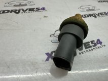 Датчик температуры охлаждающей жидкости Volkswagen Touareg 7P NF 2012 CRCA 3.0tdi Датчик температуры охлаждающей жидкости Volkswagen Touareg 7P NF 2012 CRCA 3.0tdi